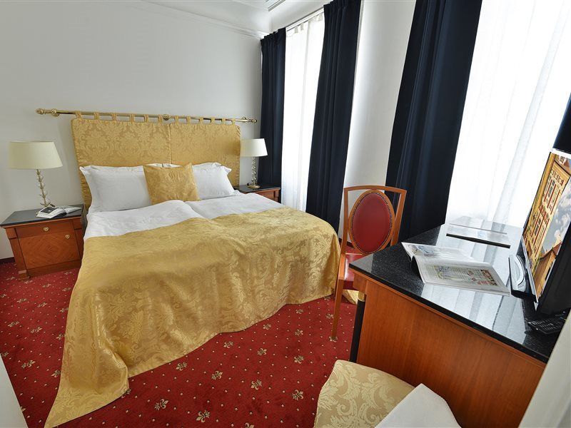 Hotel Bologna Prague Luaran gambar